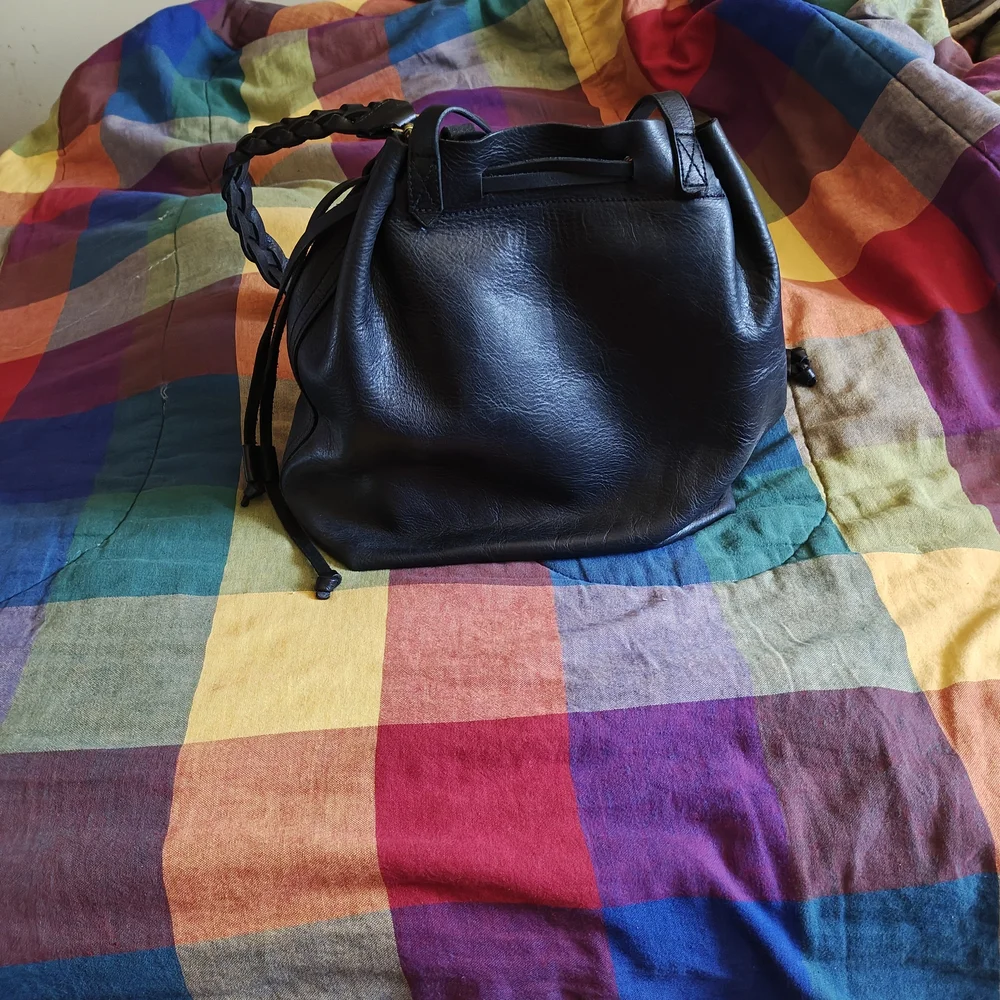 Madewell Black Leather Drawstring Bucket Bag - Picture 8 of 10